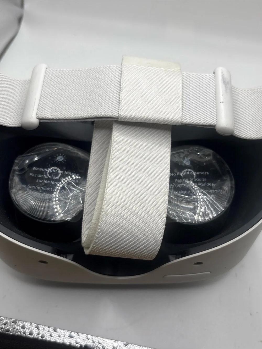 Meta Oculus Quest 2 128GB VR System Headset Only - NO POWER **READ DESC**